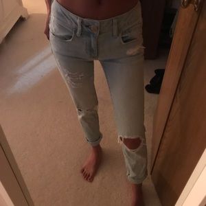 Light Wash Distressed American Eagle Jeans